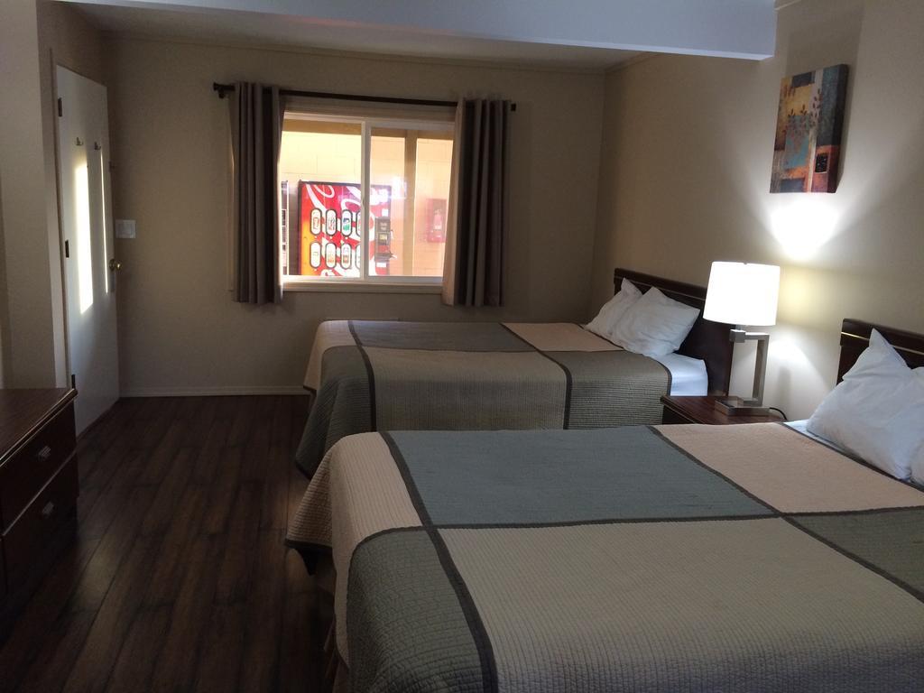 קלאמאת' פולס Townhouse Inn & Suites מראה חיצוני תמונה