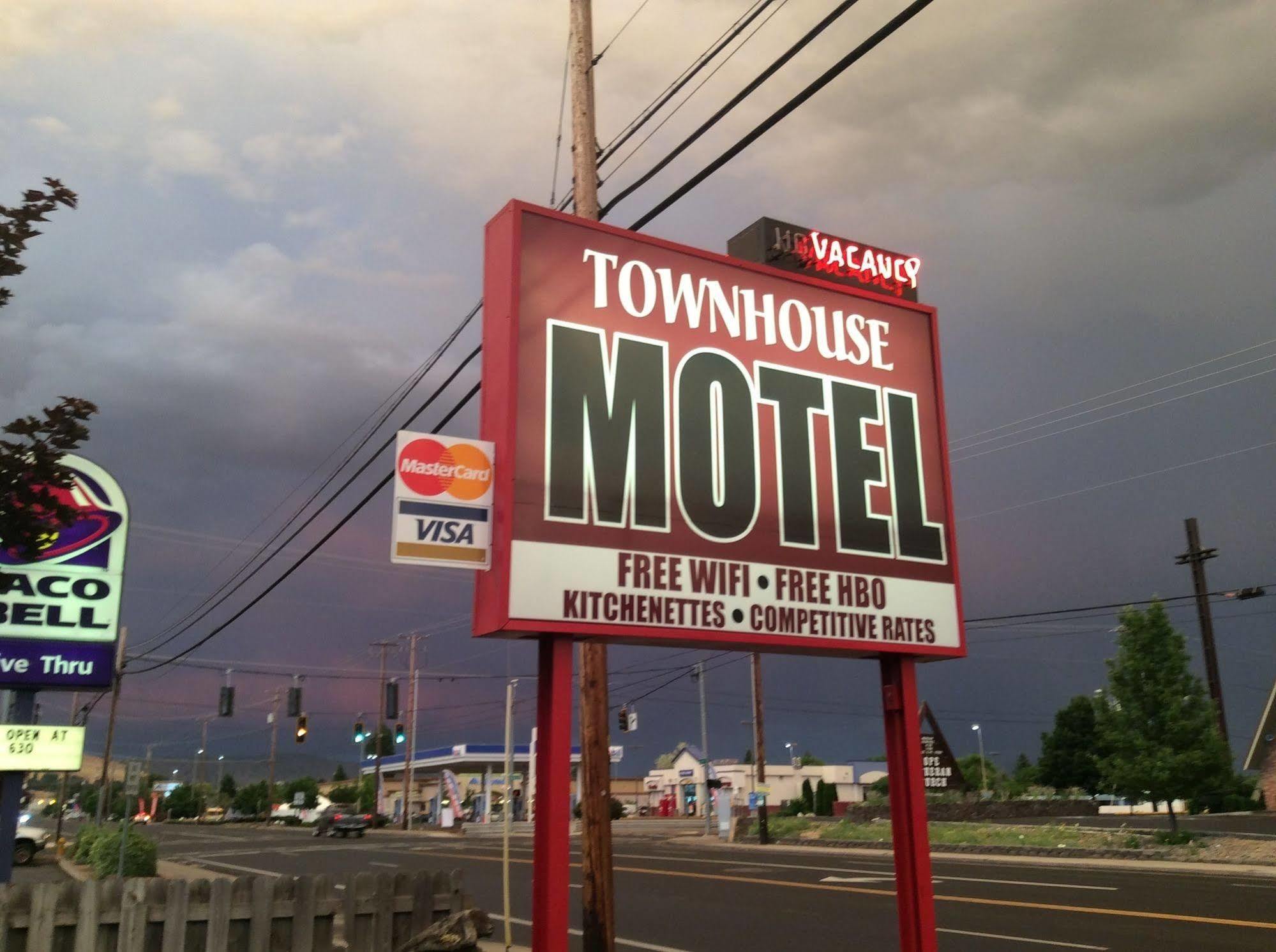 קלאמאת' פולס Townhouse Inn & Suites מראה חיצוני תמונה