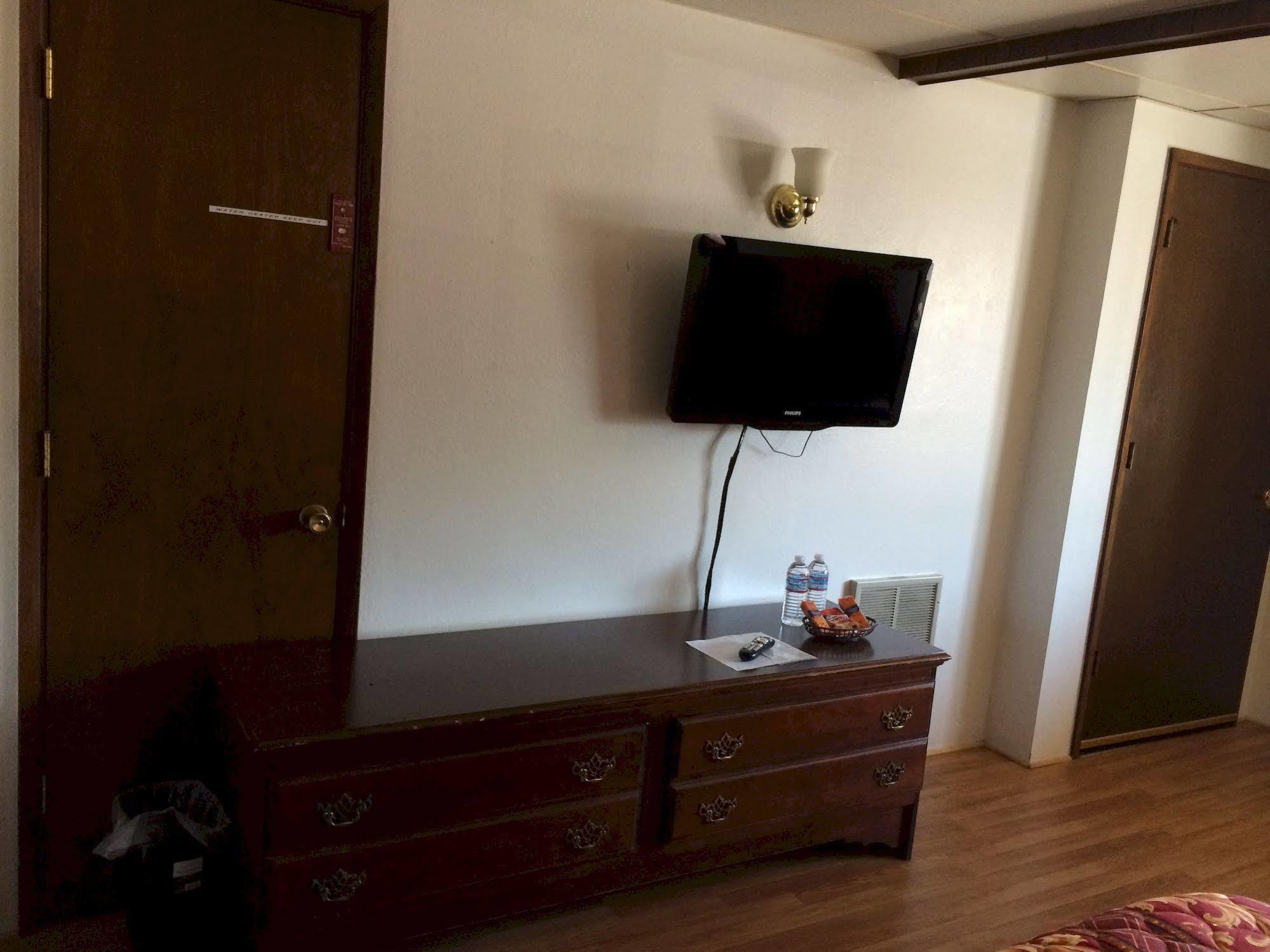 קלאמאת' פולס Townhouse Inn & Suites מראה חיצוני תמונה